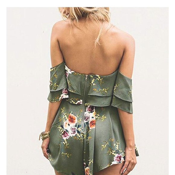 Off Shoulder Floral Romper - Picture 6 of 7